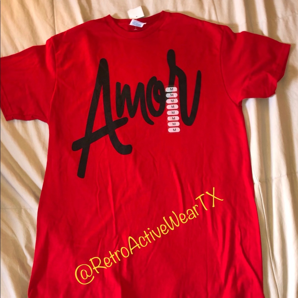 Amor Tee